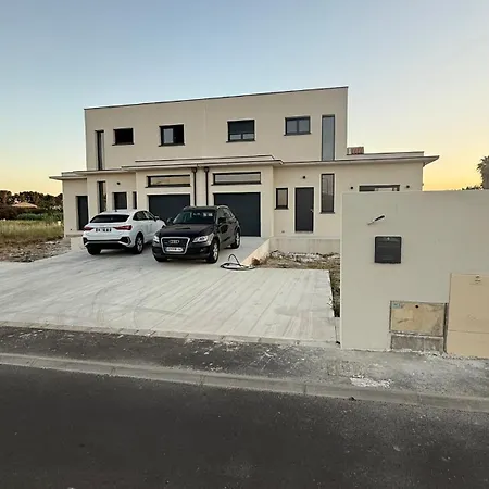 Maison Neuve ヴィラ *