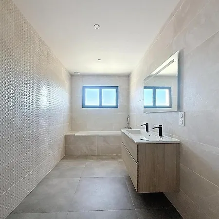 Maison Neuve ヴィラ *